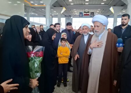 ورود باشکوه پیکر سه قهرمان امنیت به شیراز/ همراهی امام جمعه و استاندار با خانواده‌های شهدا