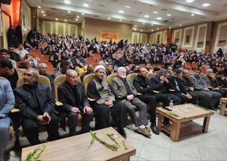 شب شعر فاطمی «مادر خوبی‌ها»، فرصتی برای شکوفایی استعدادهای جوان در جهرم