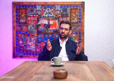 آذری جهرمی: برخی در دولت فعلی چشم دیدن من را ندارند، این یک واقعیت است/ احمدی نژاد را می‌پسندم که با مردم ارتباط برقرار می‌کند
