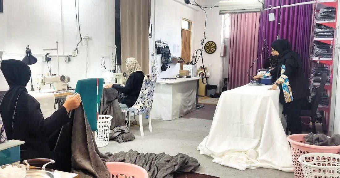 کارآفرینی زنانه در جهرم؛ تولید چادر از دل ایمان و اقتصاد مقاومتی