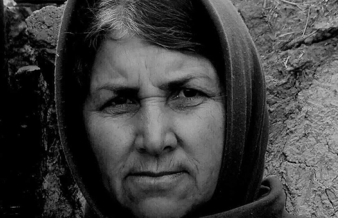 روایت مستندساز جهرمی از زندگی زنی تنها در دل روستایی متروکه‌ در جهرم؛ «طی‌طی» مستندی که فرهنگ روستایی را دوباره زنده می‌کند