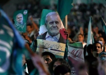 پزشکیان زیر تیغ پزشکیانی‌ها؛ نقد از درون خانه خودی!