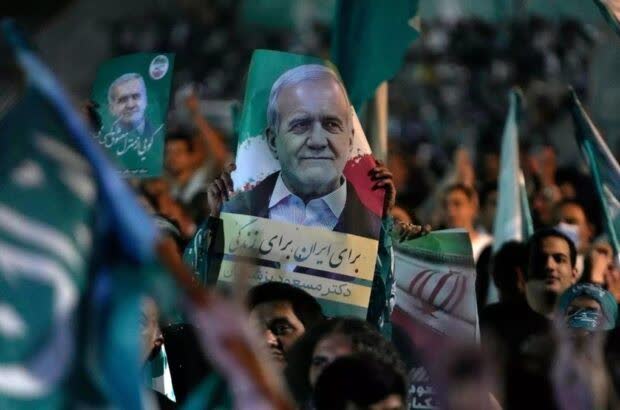 پزشکیان زیر تیغ پزشکیانیها؛ نقد از درون خانه خودی!