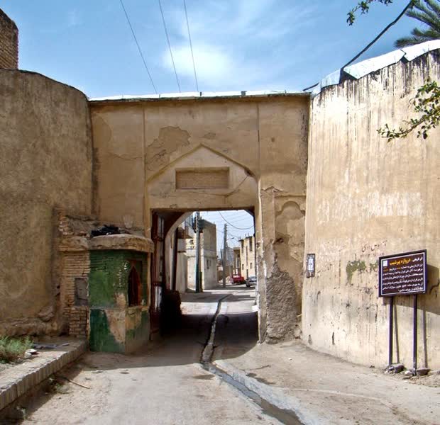 مرمت اصولی دروازه پیرشبیب حداقل ۵۰۰ میلیون تومان هزینه دارد/ اوقاف متولی قانونی پیرشبیب است