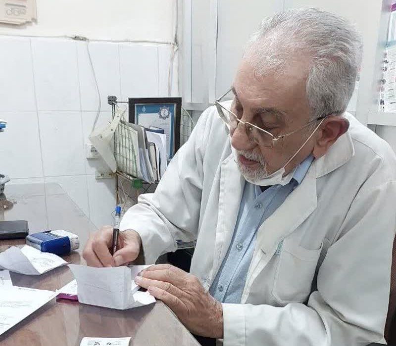 دکتر ابوالفضل فروغی؛ پزشک جهرمی با نیمقرن خدمت