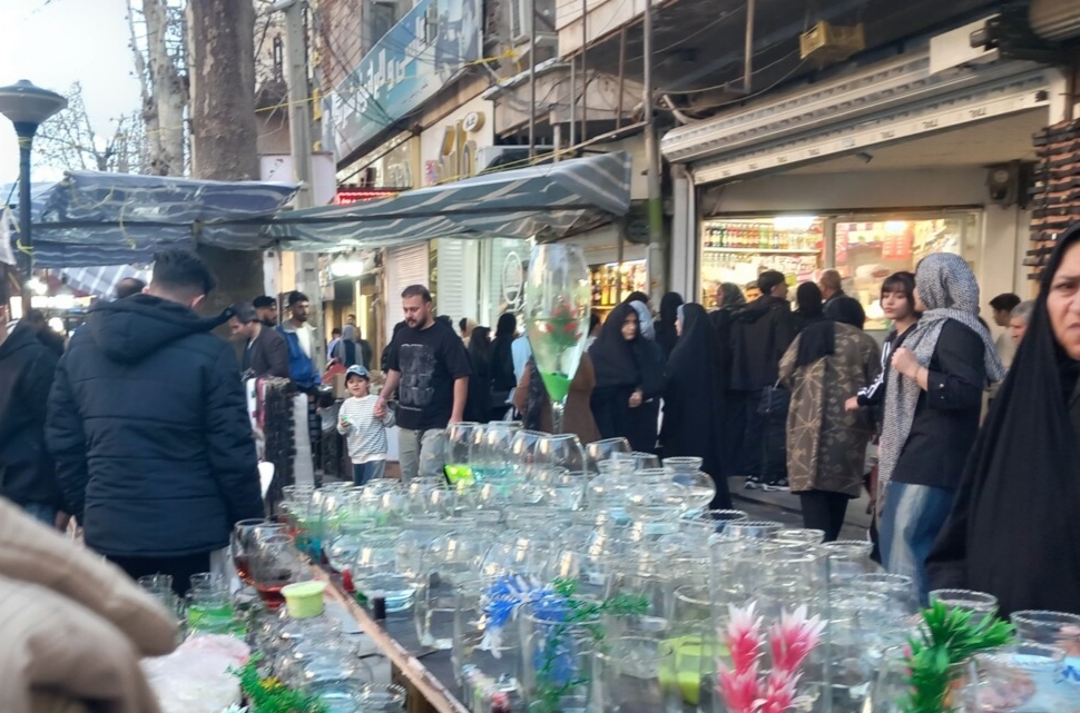 شلوغی دلانگیز بازار جهرم در آستانه نوروز؛ زندگی در جریان است