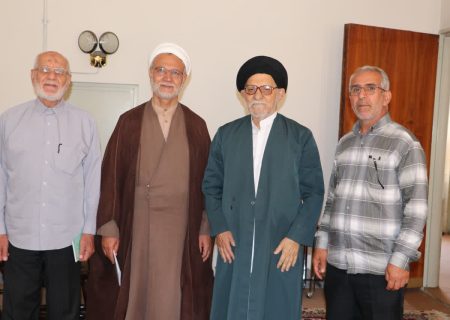 گفت‌وگوی گرم دو روحانی نام‌آشنا؛ مرور سیره علما و تقدیم یک اثر تازه