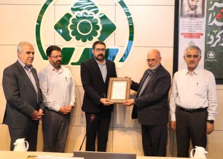 «نوبل ایرانی» در دستان نخبگان جهرمی؛ تقدیر شورای شهر شیراز از افتخارآفرینان ملی