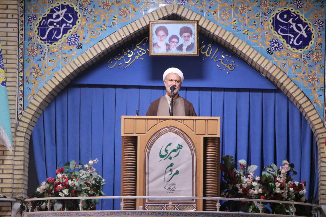 تأکید امام جمعه جهرم بر حضور میدانی مسئولان در تجمعات شبانه/نهادها برای برنامه‌های مردمی همکاری کن