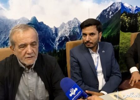 دست در دستِ رییس‌جمهور؛ قاب‌هایی نادیده از یک جوان جهرمی در پایتخت/ روایتی از گپ‌وگفت خودمانی با رئیس‌جمهور/ پزشکیان: ماشاالله جوان جهرمی!